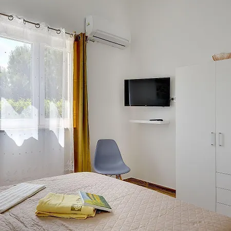 Mit Pool Und Klimatisierten Schlafzimmern Holiday home *
