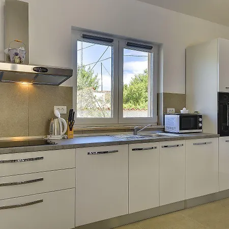 Mit Pool Und Klimatisierten Schlafzimmern Holiday home *